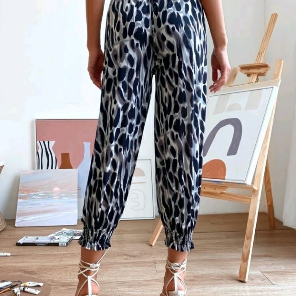 SHEIN Black and White Leopard Print Cropped Pants - Picture 6 of 6